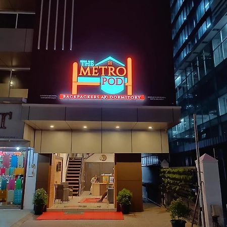 The Metro Pod - Backpackers A/C Dormitory Kochi Εξωτερικό φωτογραφία