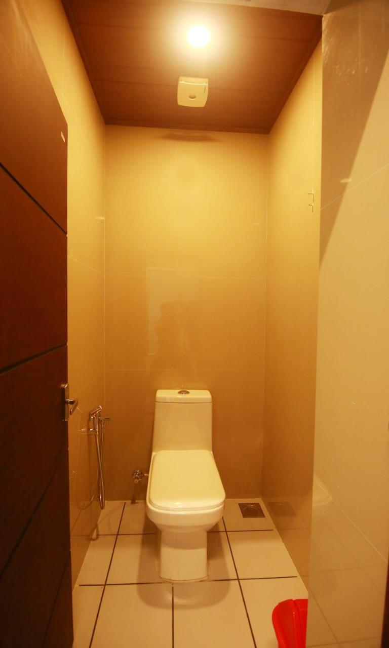 The Metro Pod - Backpackers A/C Dormitory Kochi Εξωτερικό φωτογραφία