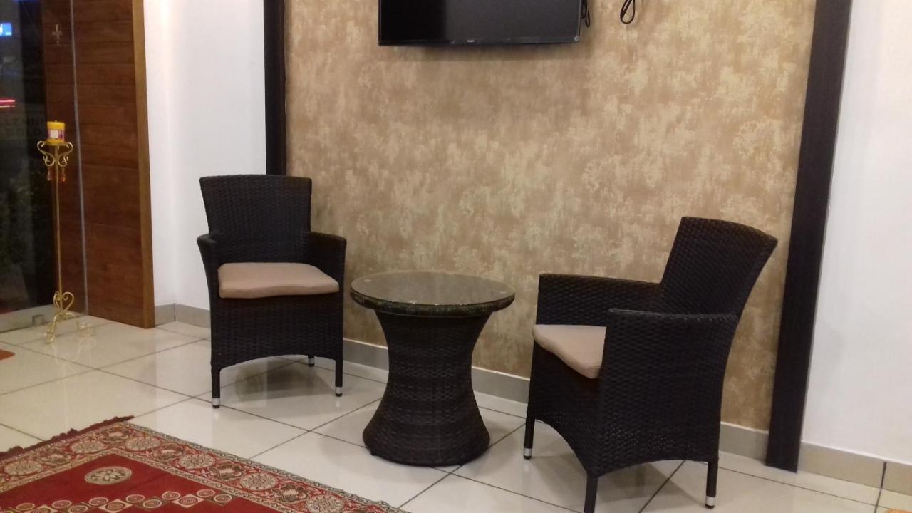 The Metro Pod - Backpackers A/C Dormitory Kochi Εξωτερικό φωτογραφία