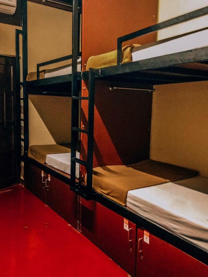 The Metro Pod - Backpackers A/C Dormitory Kochi Εξωτερικό φωτογραφία